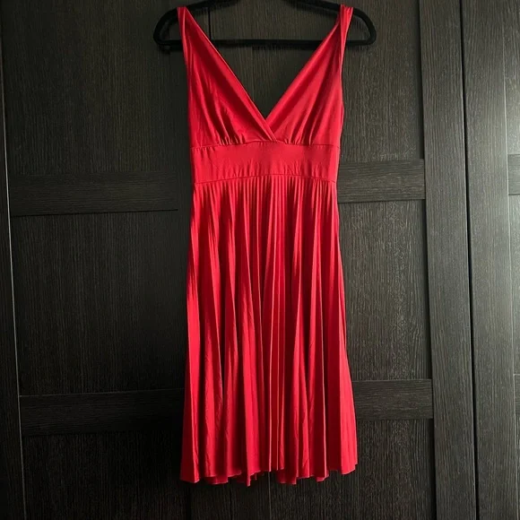 Vintage Y2K Red Pleated Dress - Picture 9 of 9